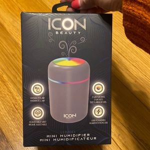 NWT Mini humidifier. Icon beauty. Never opened